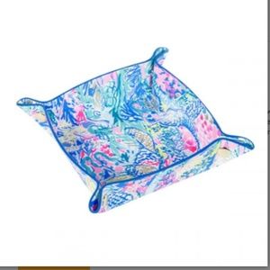 Lilly pulitzer NWT Catch all in mermaids cove